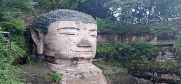  乐山大佛迎来为期四个月的体检，景区内暂时关闭九曲栈道