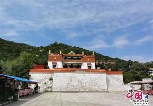 辽宁阜新：自驾海棠山 品藏风“小布达拉宫”