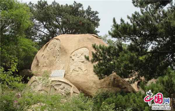 辽宁阜新：自驾海棠山 品藏风“小布达拉宫”