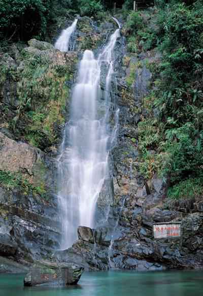 第一个自然保护区鼎湖山 山林常绿水常清