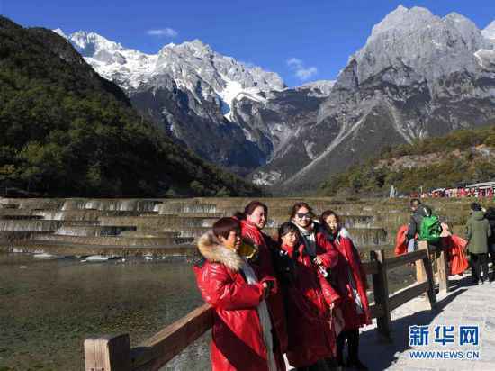 （环境）（4）丽江玉龙雪山蓝月谷景色秀美