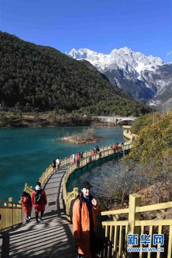 （环境）（5）丽江玉龙雪山蓝月谷景色秀美