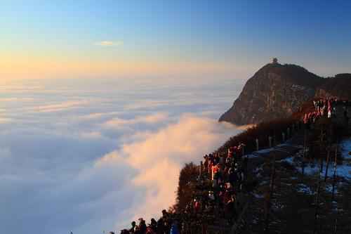 11月份适合去哪里旅游 十一月国内旅游景点推荐、好玩的地方介绍