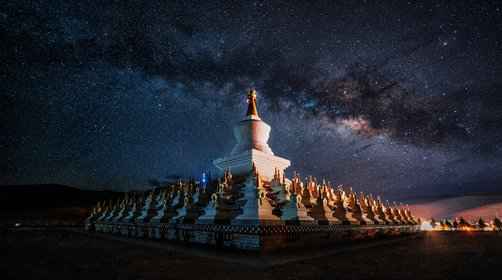  稻城亚丁是一个地方吗？是稻城、亚丁还是稻城亚丁？