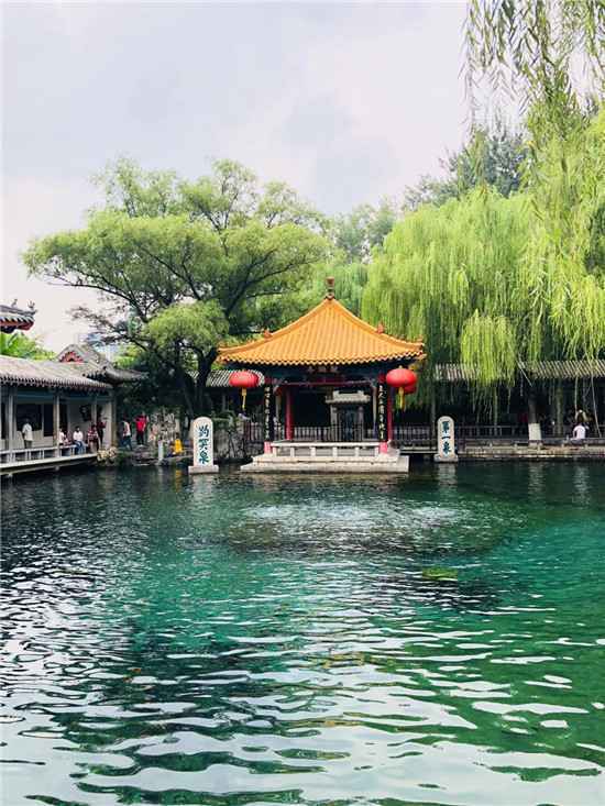  济南使用攻略来啦，还记得大明湖畔的夏雨荷吗？