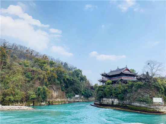 泸定不止有泸定桥，还有很多的美景