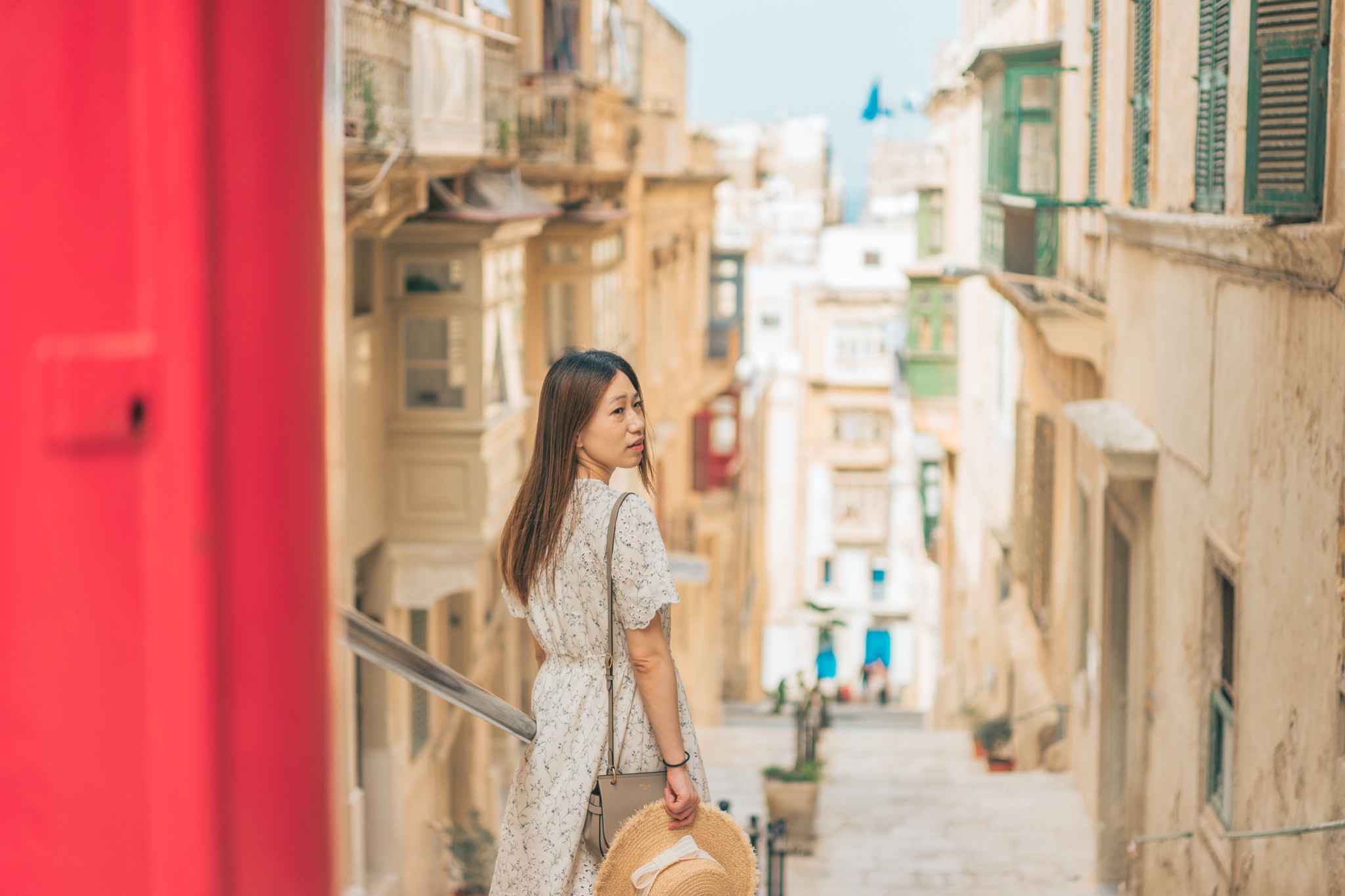 夏天的地中海,阳光明媚,用尽它所有的蓝色与