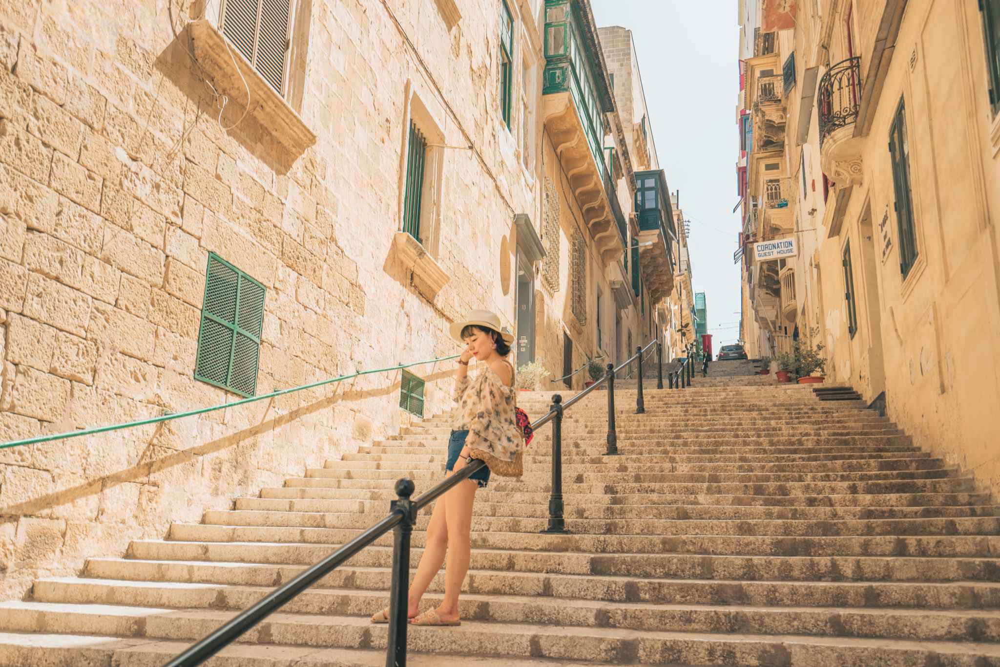 夏天的地中海，阳光明媚，用尽它所有的蓝色与