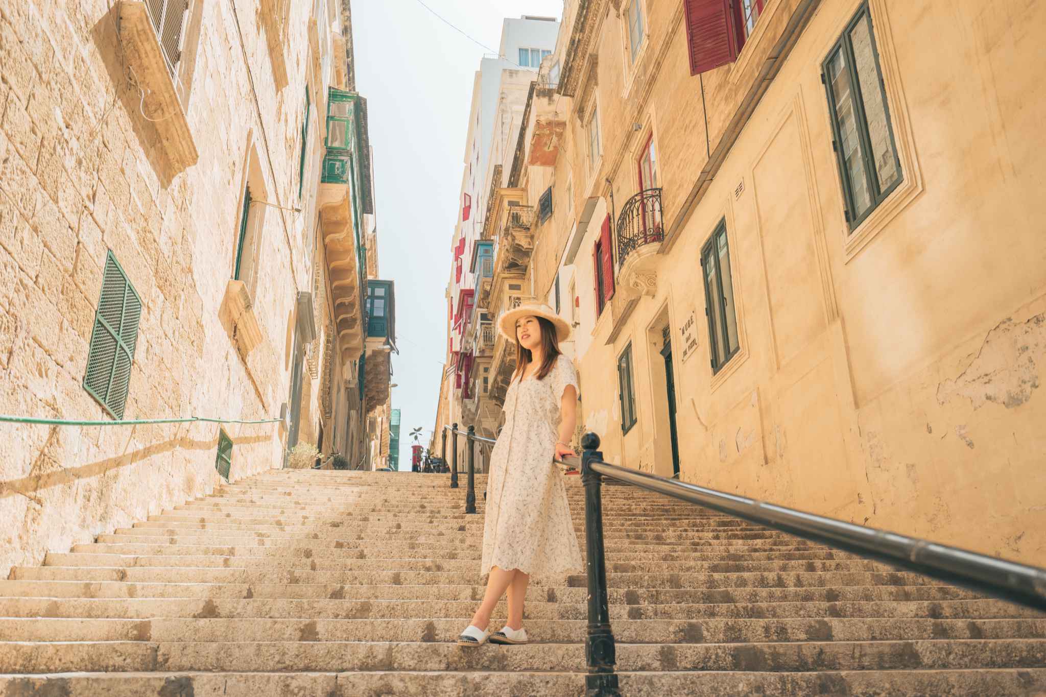 夏天的地中海，阳光明媚，用尽它所有的蓝色与