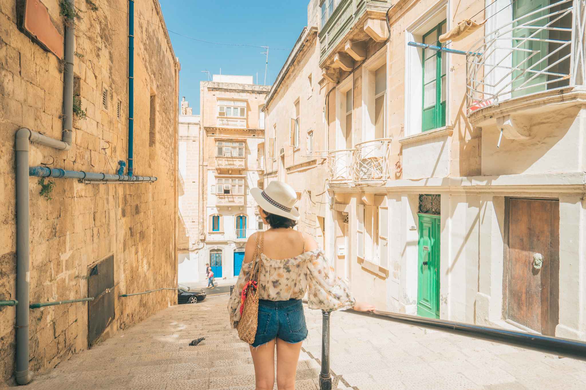 夏天的地中海，阳光明媚，用尽它所有的蓝色与