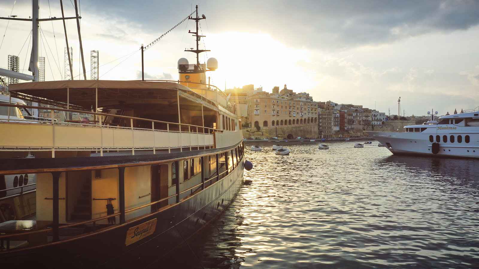 秘境之旅：唯一英联邦、欧元区、申根国、欧盟