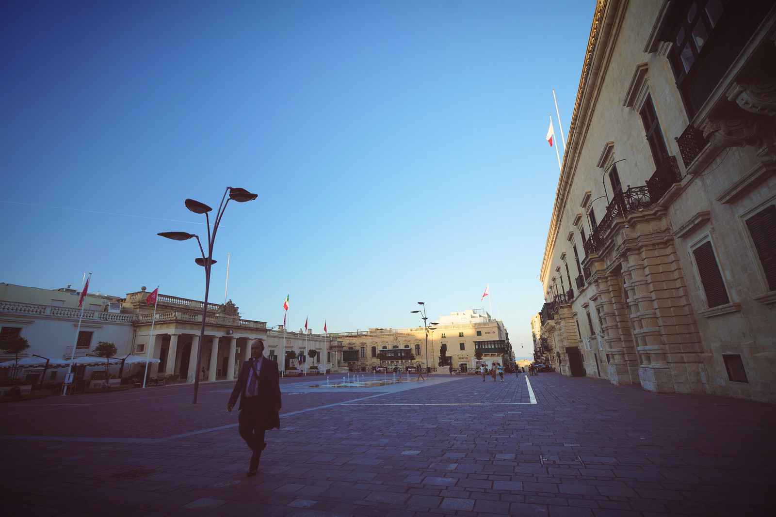 秘境之旅：唯一英联邦、欧元区、申根国、欧盟