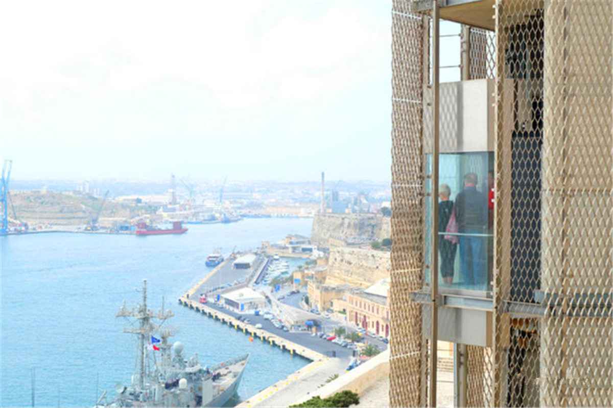 站在瓦莱塔的至高点,观马耳他城市风景,马耳他