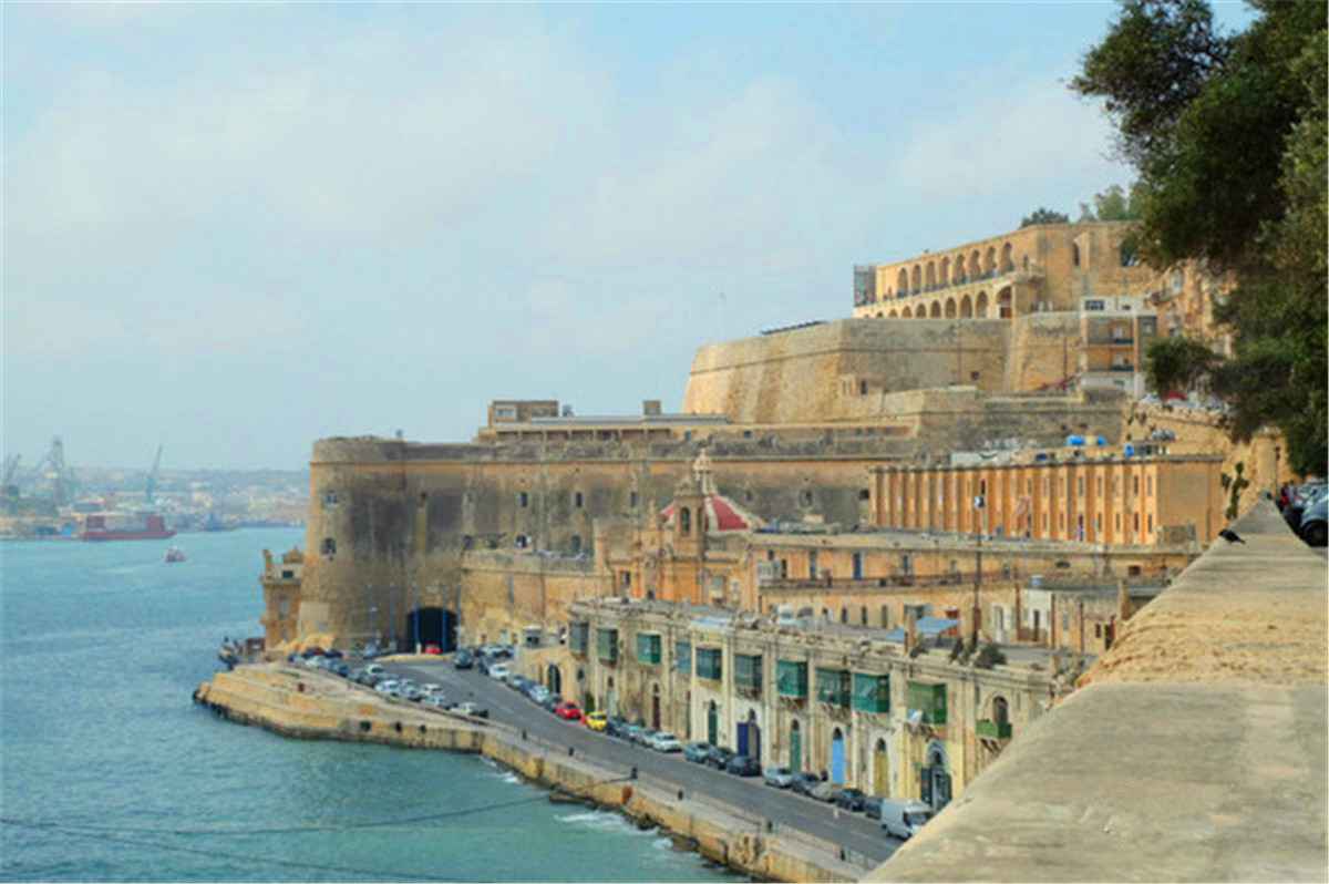 站在瓦莱塔的至高点,观马耳他城市风景,马耳他