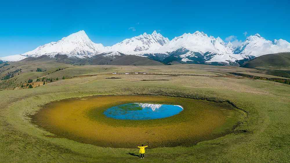  格聂神山在哪里？格聂神山旅游景色如何？