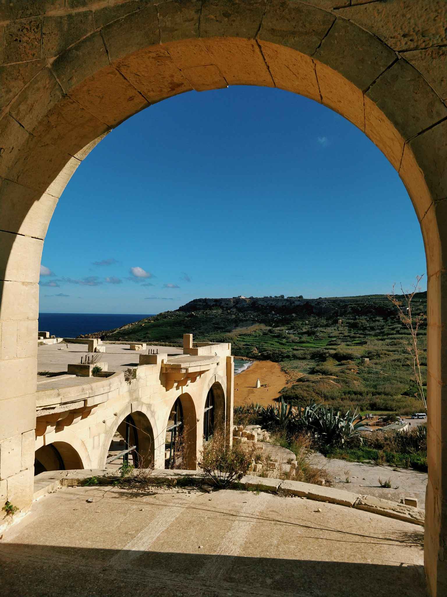 前面是一座岛，灯火通明: 海之角 马耳他 (Malta