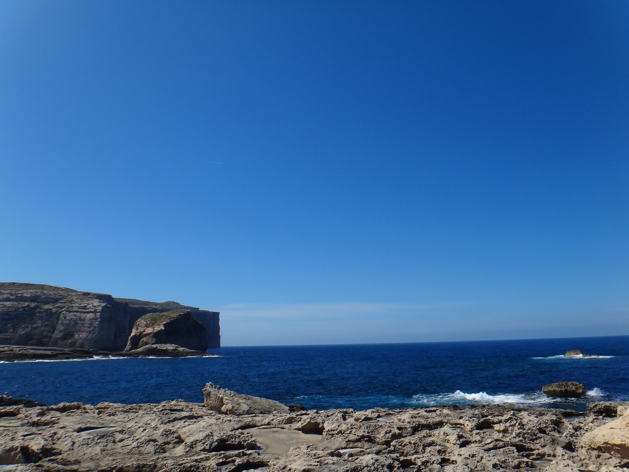 地中海小岛国马耳他：蓝与黄，海与城，一切在