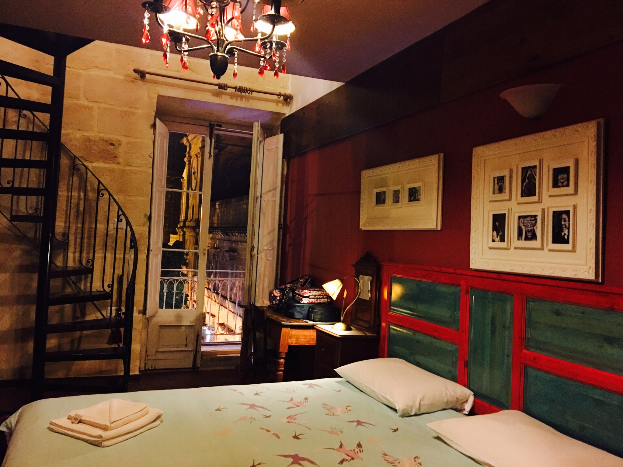 马耳他，骑士团的蓝色游戏；西西里，黑手党的